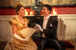 costumes belle époque éventail musée
