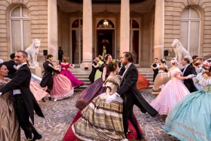 danse cour musée bal costumé